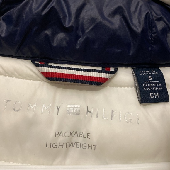 Tommy Hilfiger Lightweight Hooded Puffer Jacket White and Blue Women’s Small - Picture 8 of 17